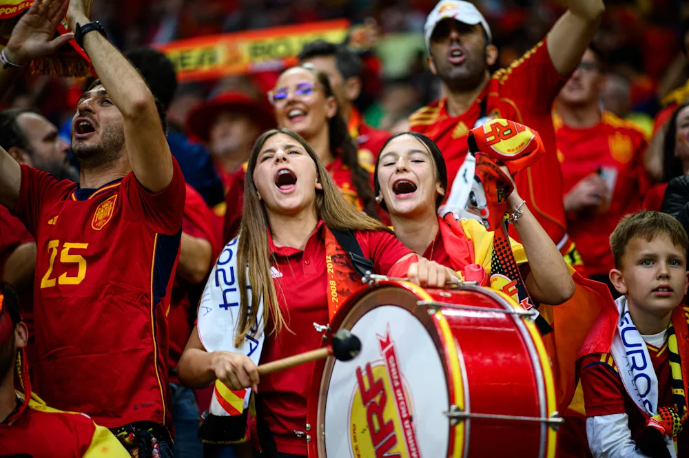 Spanish fans celebrating